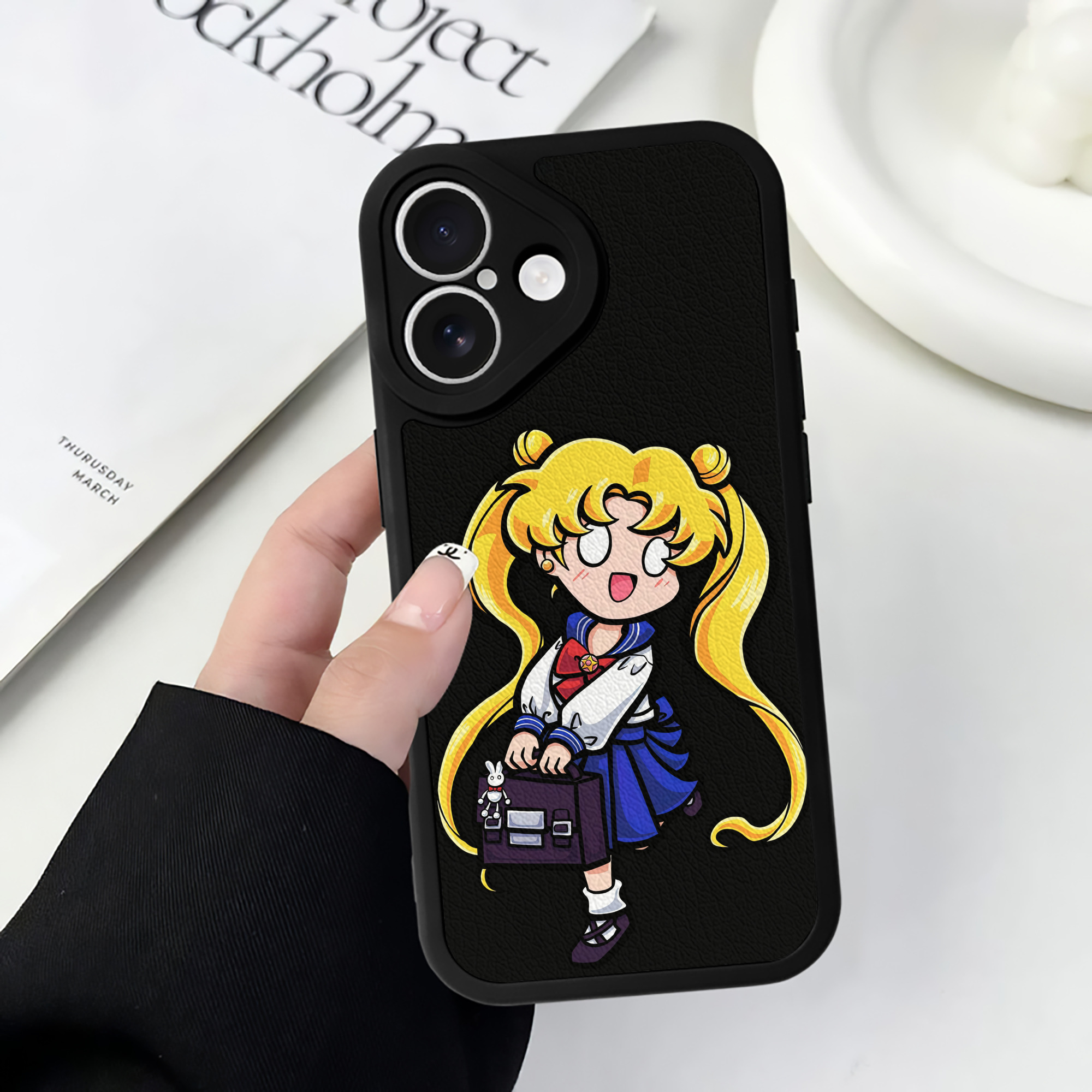 （画像用） 美少女戦士セーラームーン 愛野 美奈子 あいの みなこ Sailor Moon Aino Minako 【iPhone 16シリーズ対応】シリコンスマホケース（レザー調） 材質：シリコン